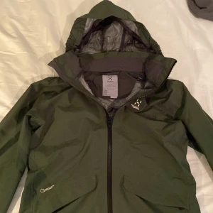 Haglöfs Vattenavisande vindjacka - 9/10 nyskick inga defekter 