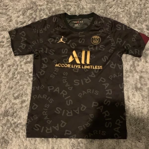 Psg tröja - Säljer psg tränings tröja