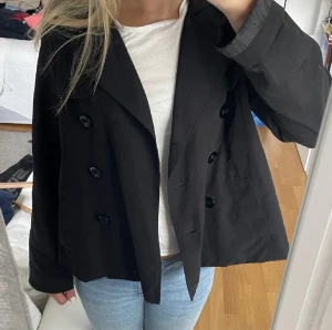 Jacka - Tunn jacka från hm i storlek 34. 