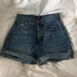 Jeans shorts - 🤍jeans shorts från lager 157 i modellen DIBA 🤍köptes förra året men är bara använda en gång🤍skriv för fler bilder eller frågor 