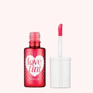 Lovetint  - En multiprodukt från benefit, du kan använda den på läpparna som cream Blush osv, ( ny pris ca 250) endast testad, färgen är typ rosa röd skulle man kunna säga
