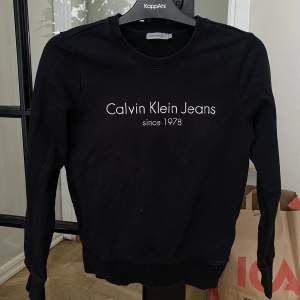 Fin Calvin Klein tröja i storlek S 