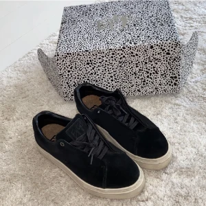 EYTYS mocka - Superfina och bra skick men de är använda en del, säljer då de var aningen för små för mig🤍originalpris är 2000kr