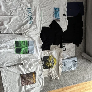 Blandade t-shirt - Allt i storlek L.  Adidas tröjan 150kr Hugo boss tröjorna 200kr Peak och lyle tröjan 150kr Resten 100kr