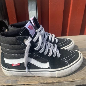 Jättetrendiga Vans - Jag säljer mina felfria vans eftersom de inte passade mig, hoppas att någon annan får bra användning för de❤️❤️❤️