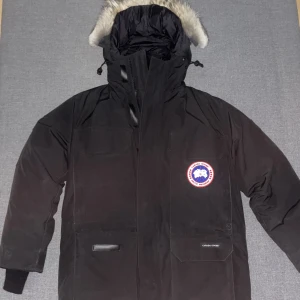 Canada Goose Jacka - Storlek: S/p vilket är typ medium. Kvitto finns.