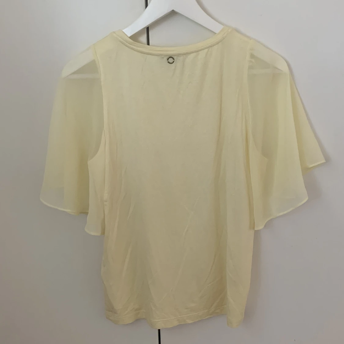 Söta toppar med mesh - 90