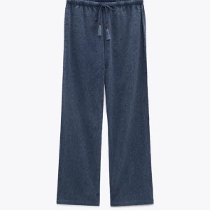 Zara byxor | SLUTSÅLDA - Jättefina zarasbyxor med fina detaljer! Aldrig använda! 