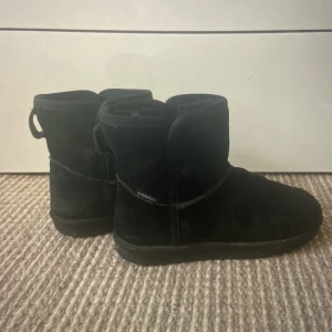 Vinter/ höst skor🍂 - Liknar Uggs, hör av dig vid funderingar!