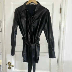 läderjacka - läderjacka från na-kd, inga anmärkningar