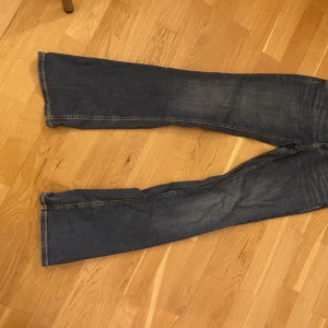 Zara jeans  - Säljer mina blåa zara jenas då det inte kommer till användning 