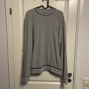 Gant Sweatshirt - Gant Sweatshirt | Storlek M | Skick 9/10 | Nästan oanvänd | Pris kan alltid diskuteras | 