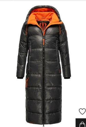 Vinternkappa  - Väldig snygg och skönt vinternkappa.   Färg dark grey.  Regular fit.  Vadlång och varmfodrad. Använd en säsong, inga brister   Jätte fint skick.