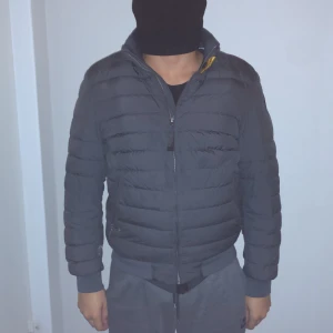 Pjs - Snygg fräsch jacka 