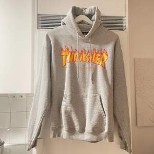 Trasher hoodie i storlek S, väldigt få gånger använd. köparen står alltid för frakt men kan även hämtas i gbg💕