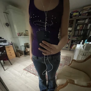 Topp/linne - Ed Hardy liknande topp! Så snygg🤩🤩två rhinestones har gått av, men det är inget man lägger märke på