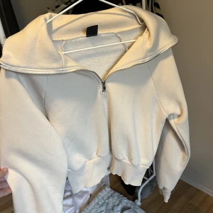 Tröja - Varm och mysig tröja använt få gånger 