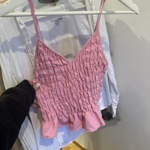 Rosa topp - Jätte söt topp som är helt oanvänd!