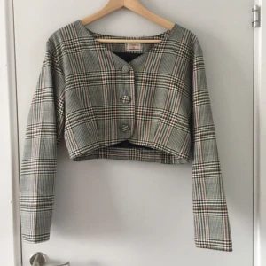 Kort kavaj  - En vintage midjekort kavaj i gott skick 