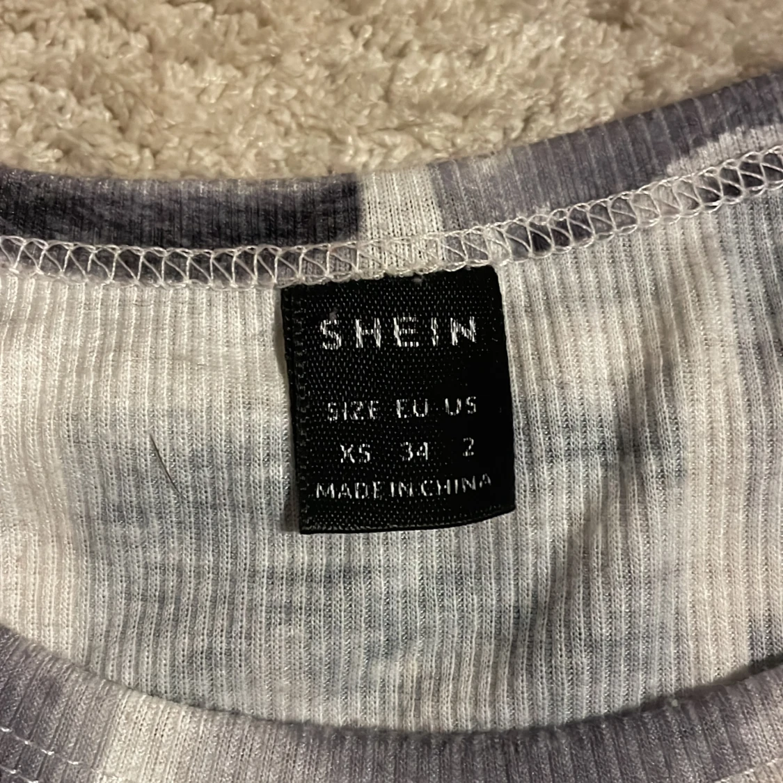 Crop top med ögon på💕 - 90