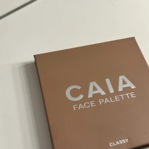 Caia palette (Classy)  - Säljer en palette från Caia. Säljer pågrund av att den inte kommer till användning.  Nästa oanvänd. 