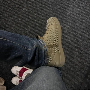 Christian Louboutin - Höga Christian Louboutin använda 2 gånger, storlek41 skick 10/10