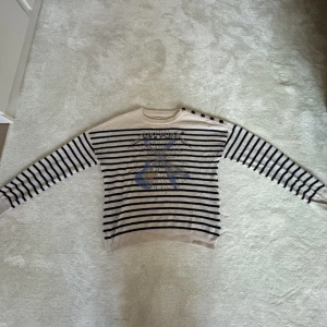 Zadig tröja  - Jätte gullig Zadig tröja som jag säljer då den är för liten, väldigt bra skick❤️