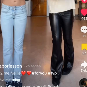 SÖKER blå! - Om de någon som säljer såna jeans från pull and bear skriv t mig!!