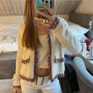 kofta - super cool kofta från mango💘💘köpt på plick men aldrig kommit till användning 