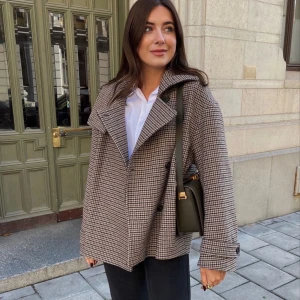 Arket kappa - säljer min arket kappa då den inte kommer till användning, super fint skick!🫶🏼 skriv privat om du vill ha egna bilder, priset kan diskuteras 