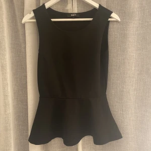 Linne med utsvängning - Jättefint linne som jag tyvärr växt ur. 