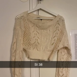 Stickad tröja  - Fin lite cropad stickad tröja❤️