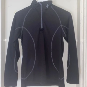 Underställströja stl M - Svart Underställströja, aldrig använd.