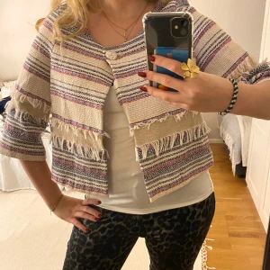 Trekvarts kofta - Trekvarts kofta som går att knäppa❣️