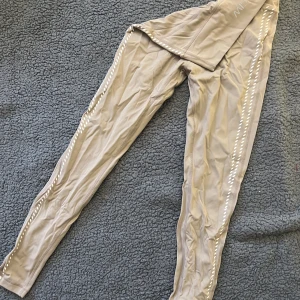 Tränings byxor  - Nya träningsbyxor från iciw