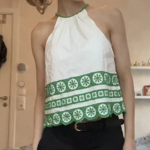 Linne - Superfint mönstrat linne från zara💚Använd 2 gånger så väldigt bra skick! 