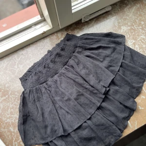 Kjol - Kort svart kjol från Nelly. Använd några gånger. 