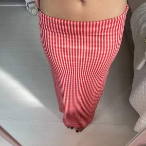 Tubkläning från zara som även är perfekt som lång lågmidjad kjol 