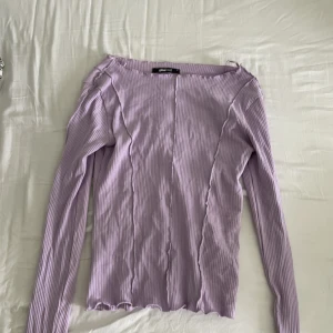 Lila topp Gina Tricot - Oanvänd. 