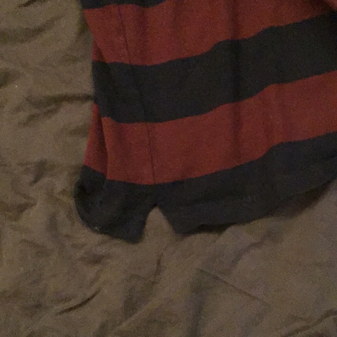 Röd randig tröja  - 91