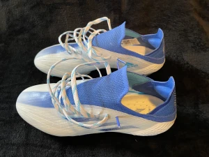 Fotbollsskor Adidas Speedflow  - Adidas Speedflow storlek 41 1/3.  Aldrig använda! Skick 10 av 10.