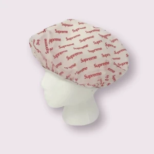 Supreme Shower Cap - Sällsynt samlar objekt💫 Fet att ha på hyllan🔥 Kan tänkta mig att gå ner i pris vid snabb affär🤝