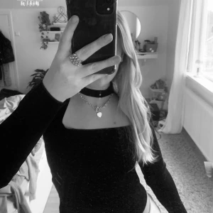 Zara tröja - Säljer min populära svarta zara tröja💗