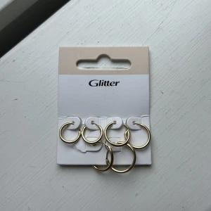 Ringa örhängen  - Supersöt örhängen i olika storlekar 🦋 endast de stor paret testade💗Nypris 69:90kr