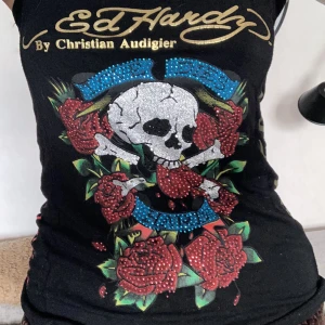 Ed Hardy linne - Svart linne från Ed Hardy! Står ej tydlig storlek, men passar S/M och är mycket stretchigt🌹
