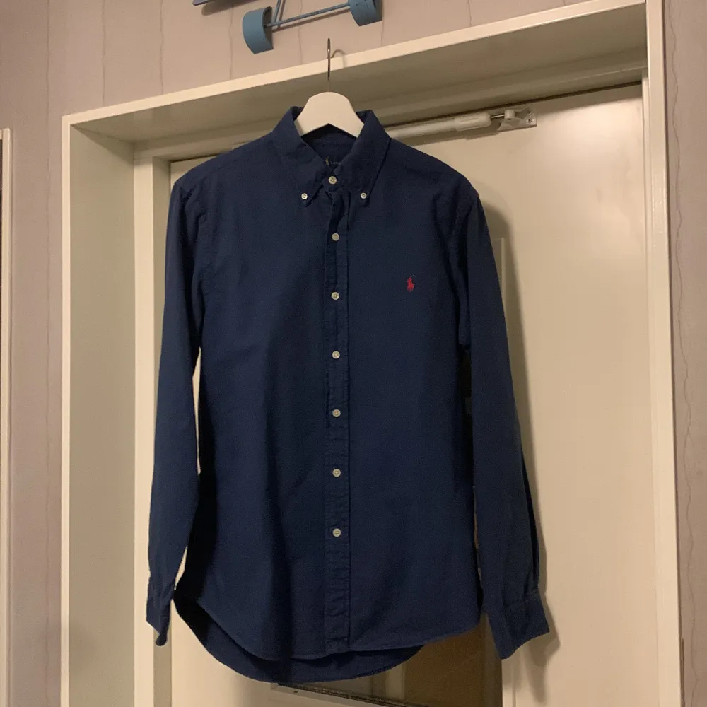Ralph Lauren skjorta storlek M. Köparen står för frakt.. Skjortor.