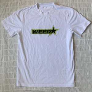 Printed t-shirt - T-shirt med print. Strl L