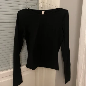 Tröja - Långärmad tröja från Nelly, fint skick 