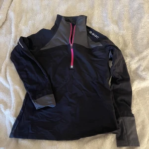 Tränings tröja - Jättefin träningströja aldrig använt. Med reflexer 🙏🏼