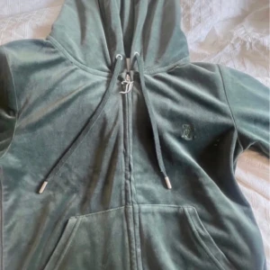 Juicy Couture tröja  - Fin tröja och använt sparsamt!🥰